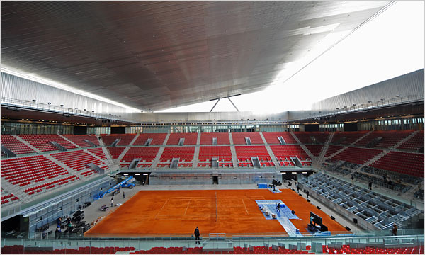 Cancha del estadio de la Caja Mágica de Madrid.